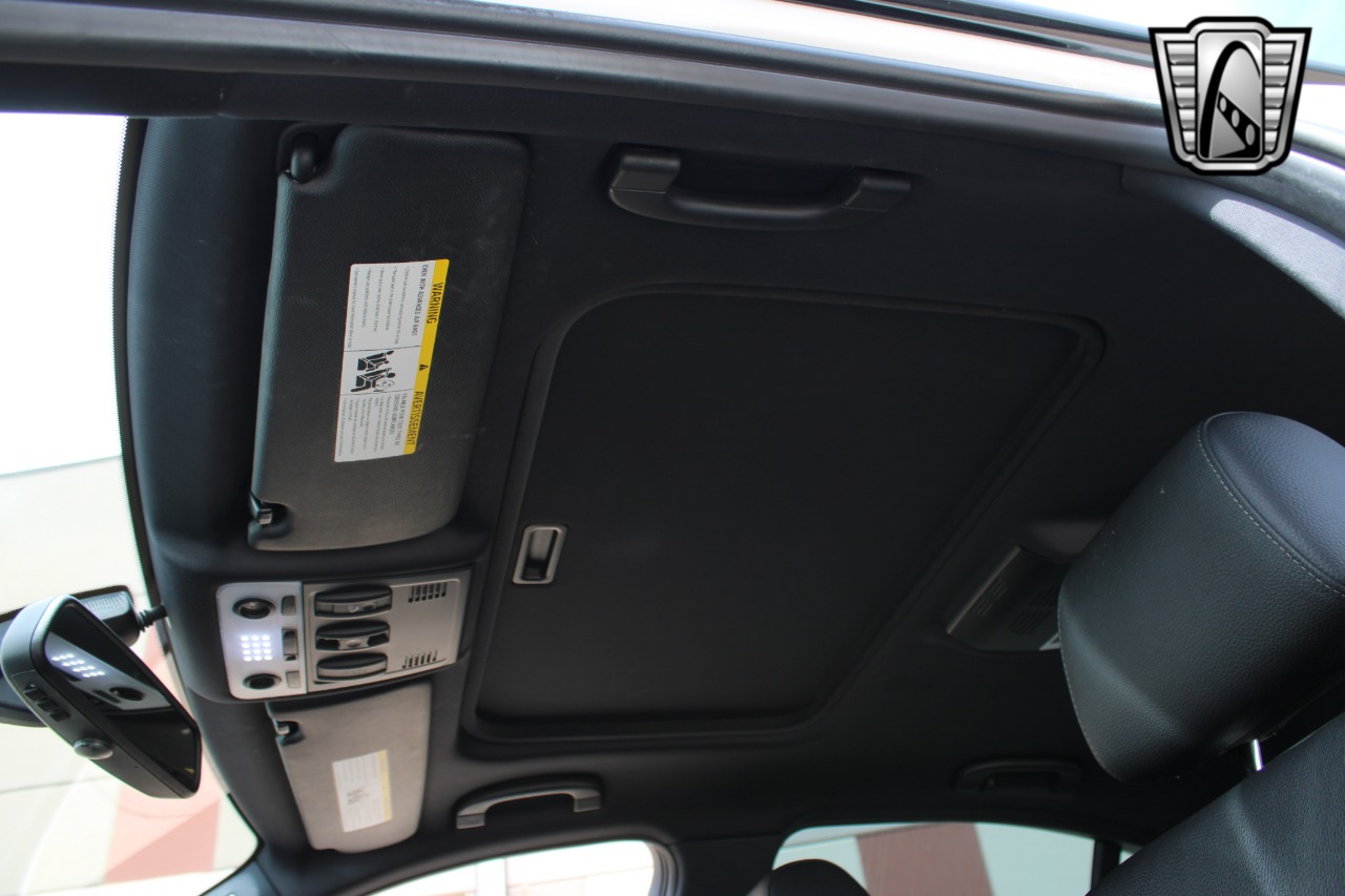 2011 BMW 3 Series 29