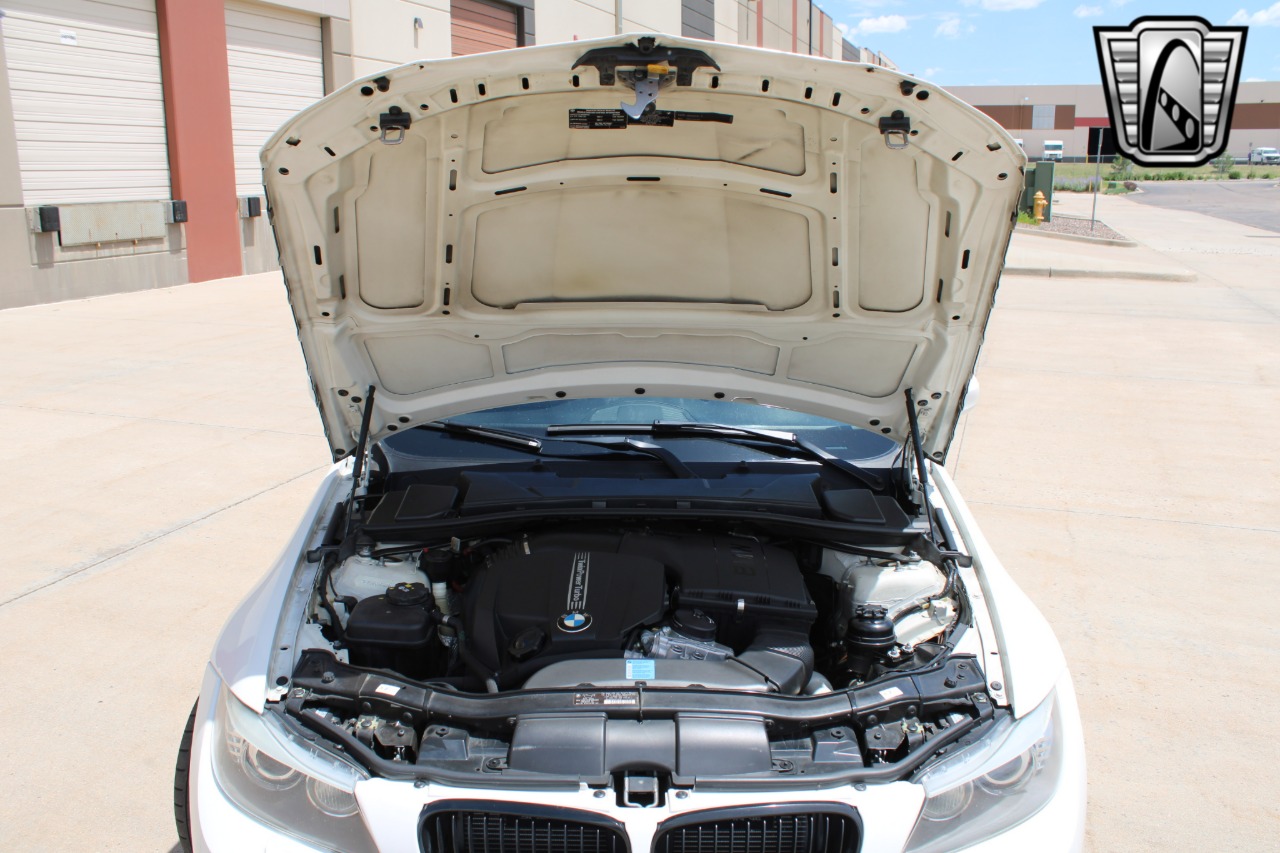 2011 BMW 3 Series 59