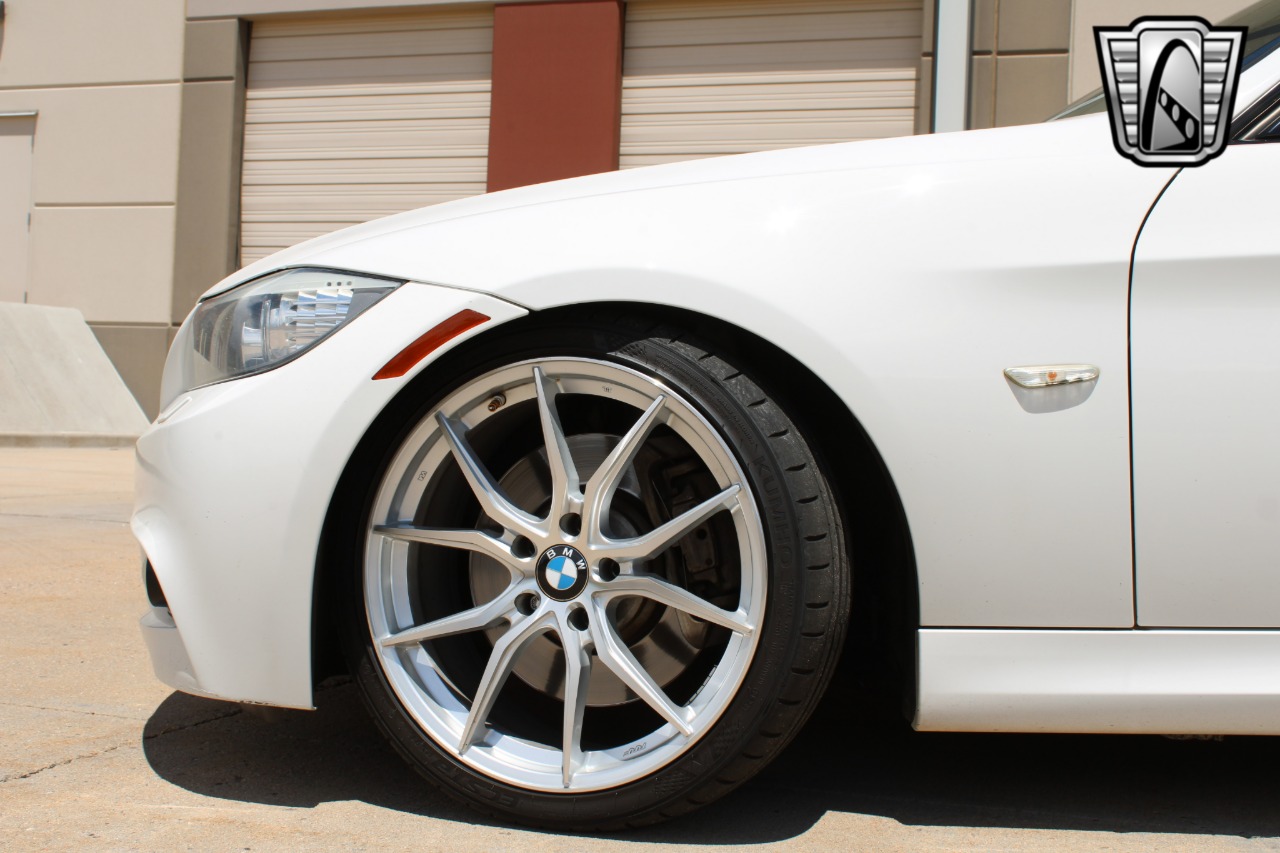 2011 BMW 3 Series 40
