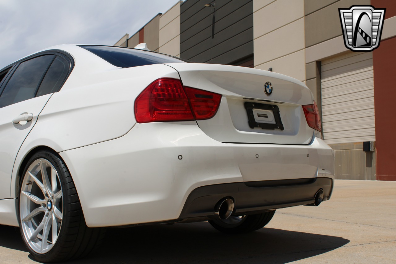 2011 BMW 3 Series 43
