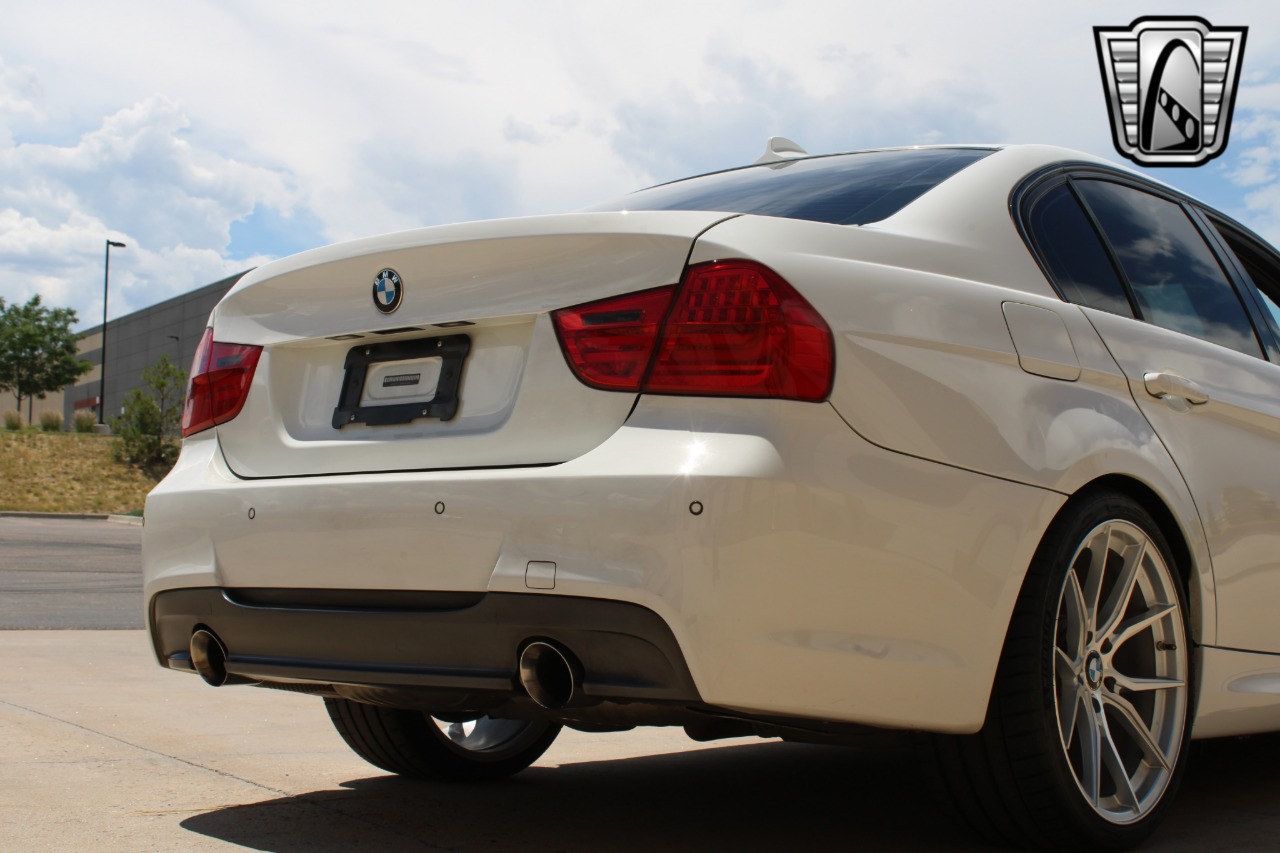 2011 BMW 3 Series 44