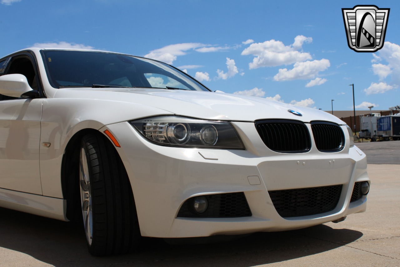 2011 BMW 3 Series 48