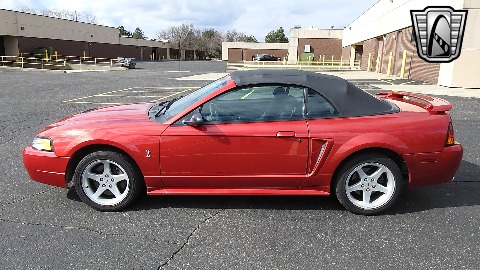 2001 Ford Mustang image 9
