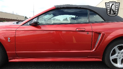 2001 Ford Mustang image 12