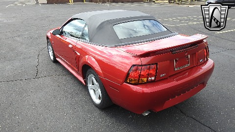 2001 Ford Mustang image 15