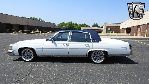 1985 Cadillac Fleetwood image 8