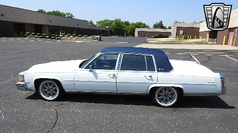 1985 Cadillac Fleetwood image 9