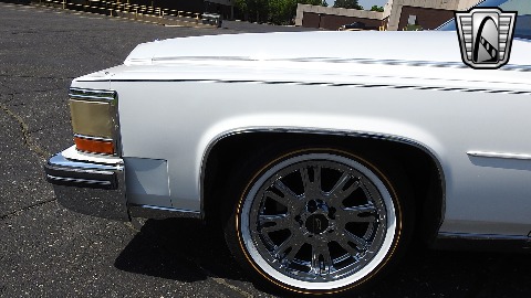 1985 Cadillac Fleetwood image 10