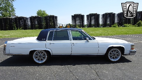 1985 Cadillac Fleetwood image 23
