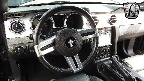 2007 Ford Mustang image 110