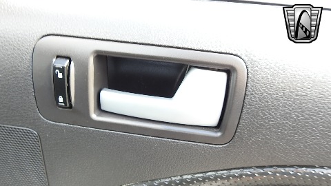 2007 Ford Mustang image 130