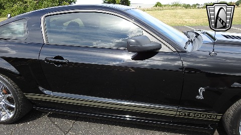 2007 Ford Mustang image 28