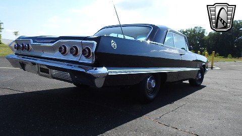 1963 Chevrolet Impala image 19