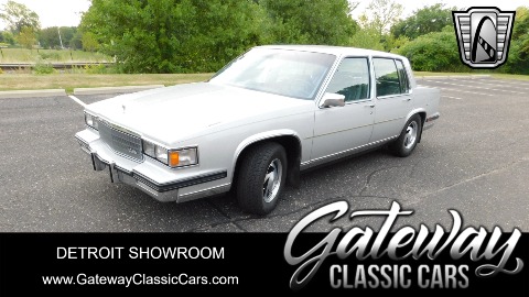 1985 Cadillac Fleetwood image 2