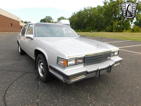 1985 Cadillac Fleetwood image 29