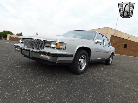 1985 Cadillac Fleetwood image 4