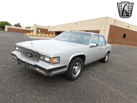 1985 Cadillac Fleetwood image 5