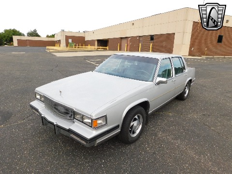 1985 Cadillac Fleetwood image 6