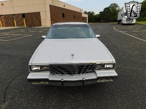 1985 Cadillac Fleetwood image 33