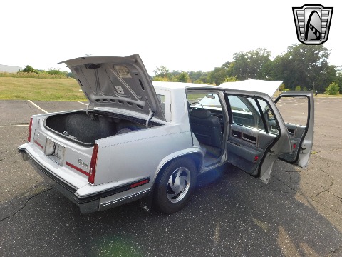 1985 Cadillac Fleetwood image 86