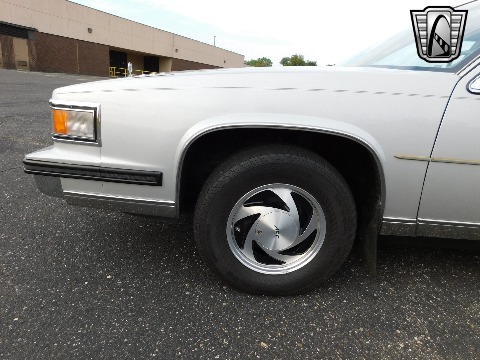 1985 Cadillac Fleetwood image 10