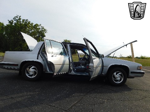 1985 Cadillac Fleetwood image 88