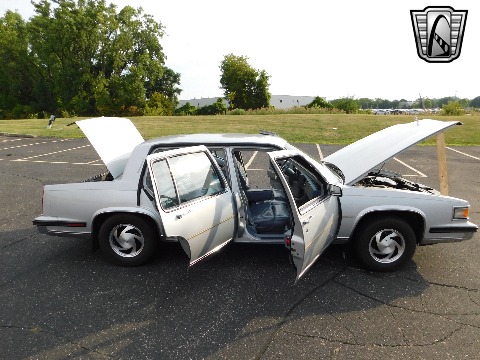 1985 Cadillac Fleetwood image 90