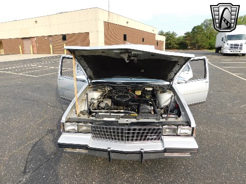 1985 Cadillac Fleetwood image 96