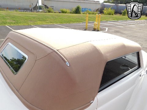 1937 Ford Cabriolet image 55