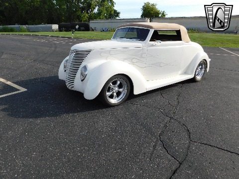 1937 Ford Cabriolet image 4