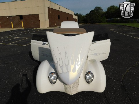 1937 Ford Cabriolet image 82