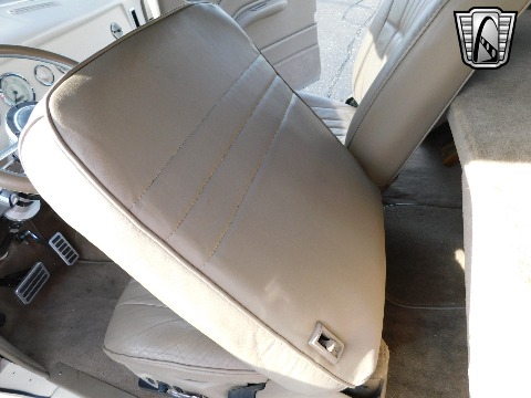 1937 Ford Cabriolet image 109