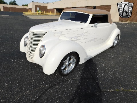 1937 Ford Cabriolet image 6