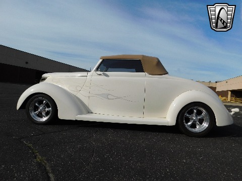 1937 Ford Cabriolet image 8