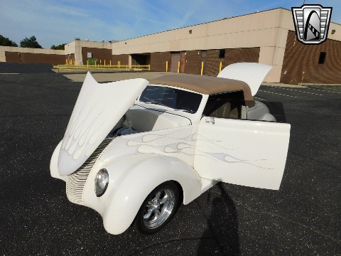 1937 Ford Cabriolet image 61