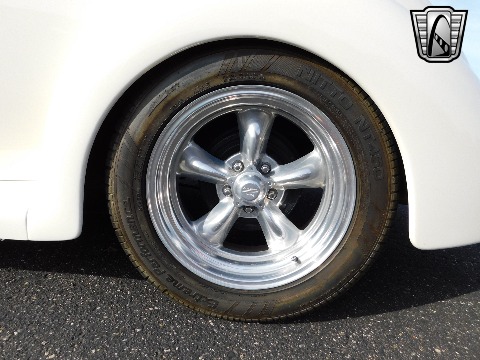 1937 Ford Cabriolet image 36