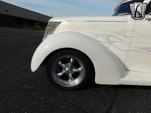 1937 Ford Cabriolet image 11