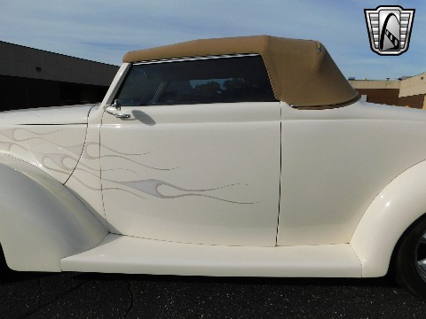 1937 Ford Cabriolet image 12