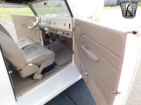 1937 Ford Cabriolet image 116