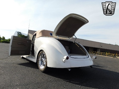 1937 Ford Cabriolet image 65
