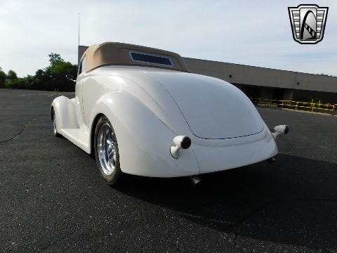 1937 Ford Cabriolet image 14