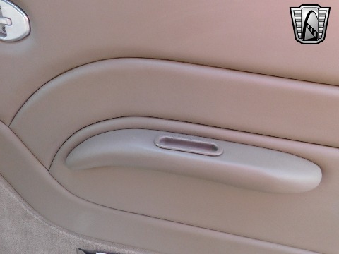 1937 Ford Cabriolet image 118