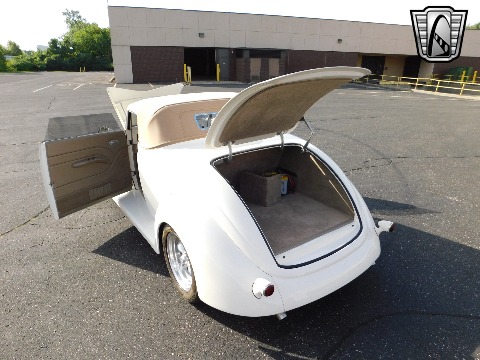 1937 Ford Cabriolet image 67