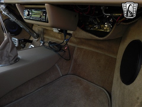 1937 Ford Cabriolet image 120