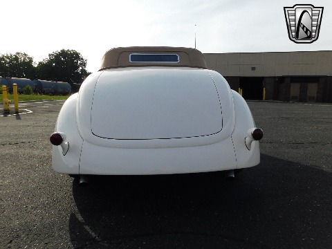 1937 Ford Cabriolet image 17