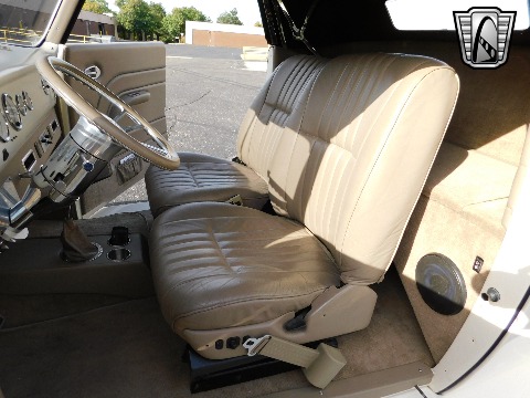 1937 Ford Cabriolet image 95