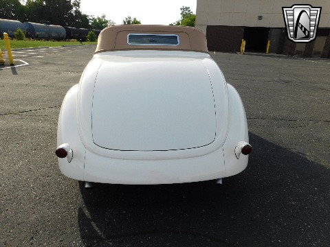 1937 Ford Cabriolet image 18