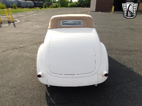 1937 Ford Cabriolet image 19