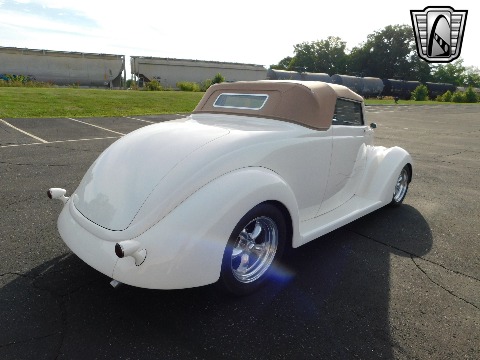1937 Ford Cabriolet image 21