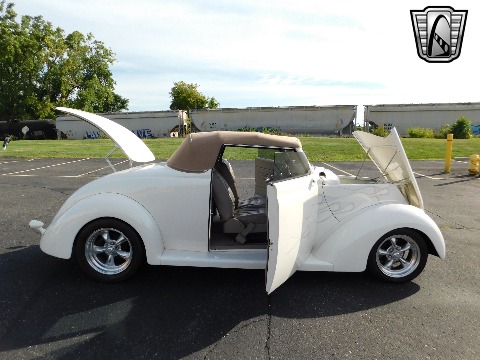 1937 Ford Cabriolet image 75